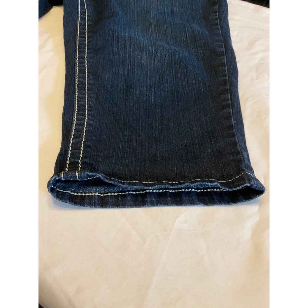 Dark Wash Denim Capri Jeans with Contrast Stitching and Embroidered Back Pockets - Picture 7 of 11
